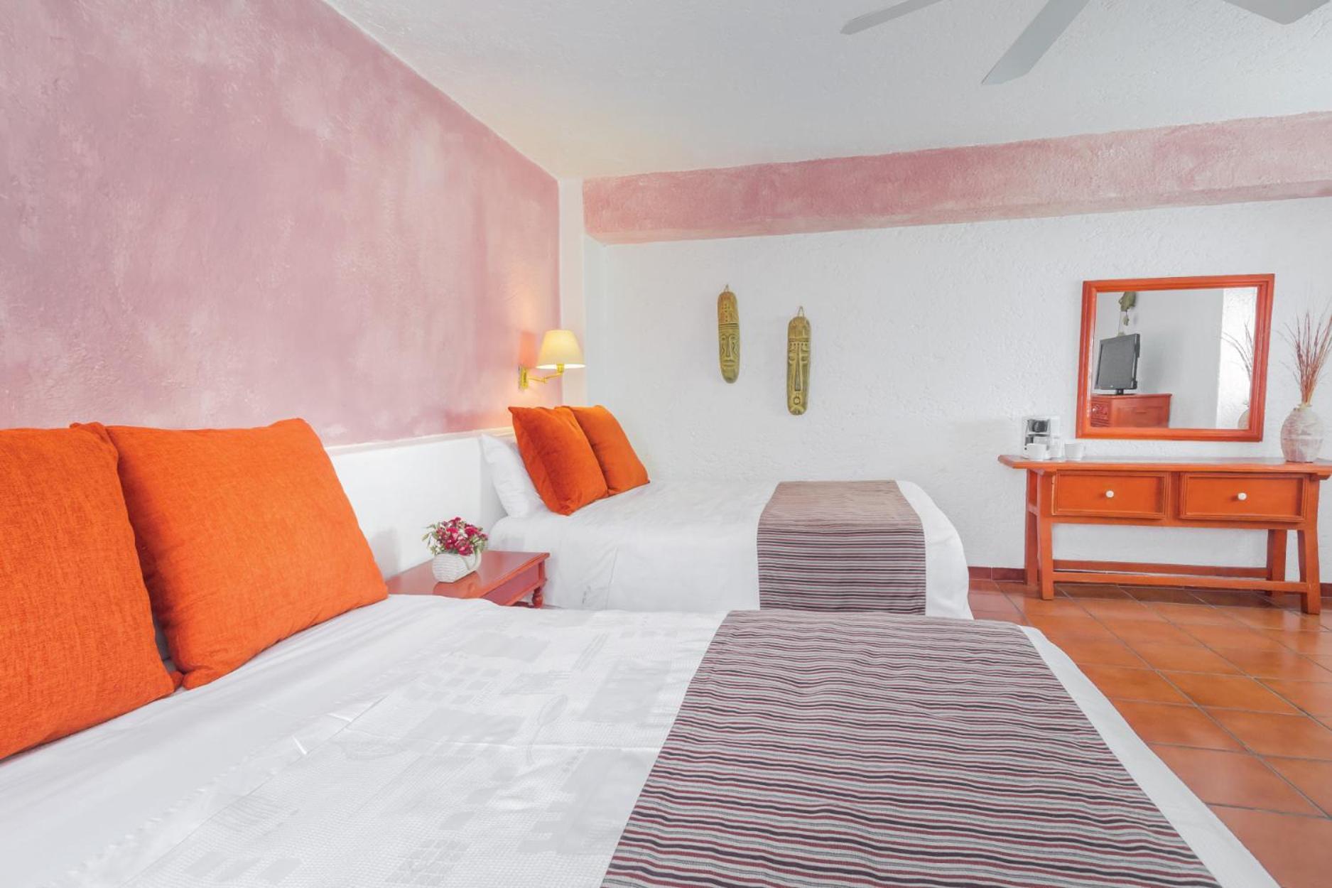 Hotel Racquet Cuernavaca Oda fotoğraf
